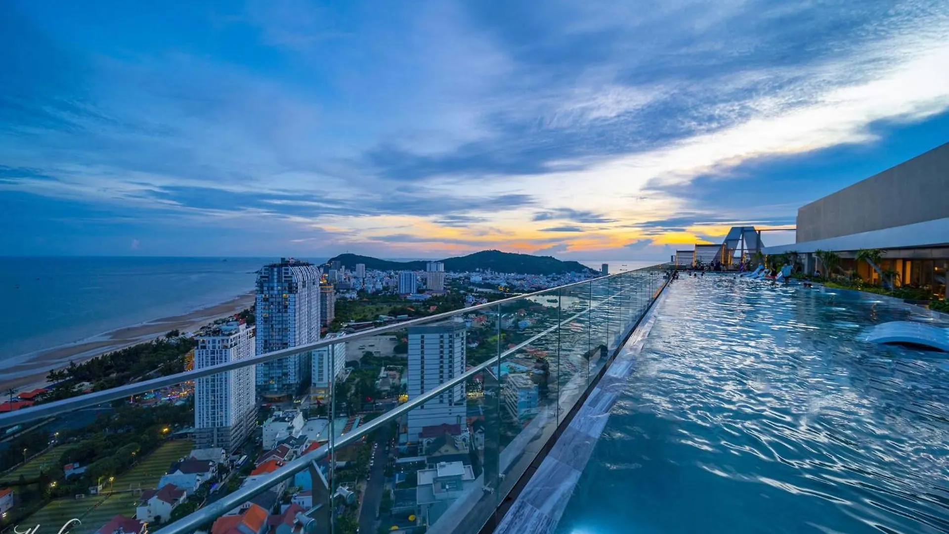 Apartment The Song Vung Tau Suite With City View